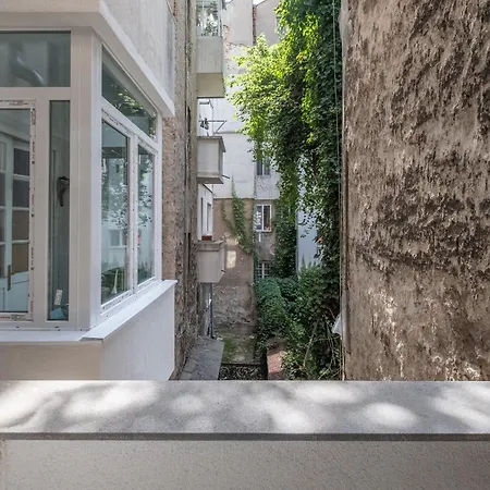 Apartment Spacious & 2br With Terrace, Cozy & Modern By Flat Mаnager