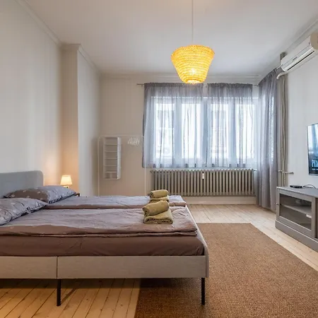 Apartment Spacious & 2br With Terrace, Cozy & Modern By Flat Mаnager *